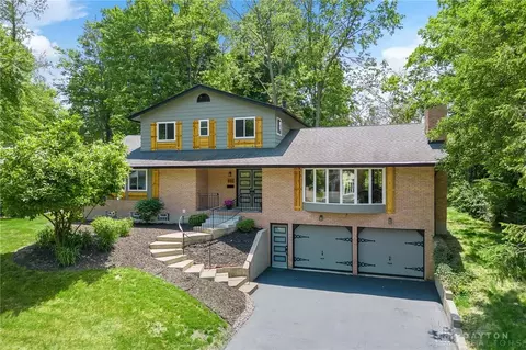 907 Cascade Dr, Riverside, OH 45431