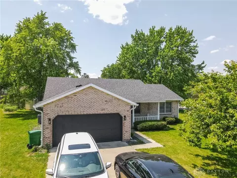 3244 Magnolia Dr, Troy, OH 45373