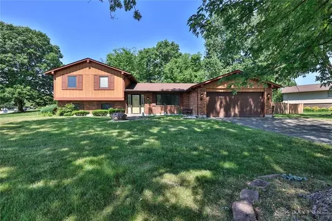 7605 Turtle Creek Dr, Dayton, OH 45414