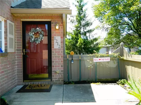1212 W Amberlea Dr #2-1212, Columbus, OH 43230