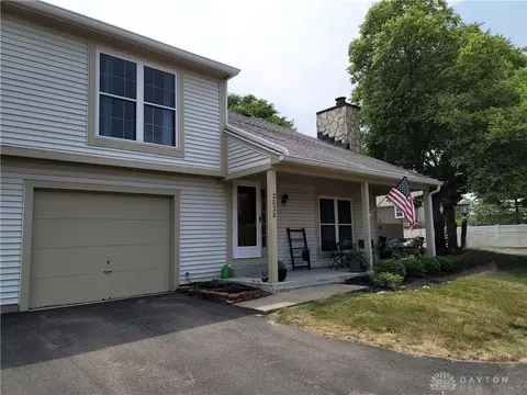 2028 Foxknoll Dr, Dayton, OH 45458