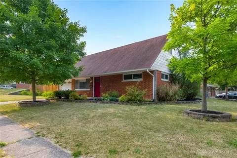 5000 Neptune Ln, Dayton, OH 45424