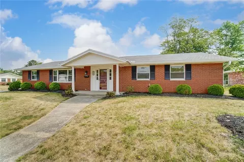 462 Rising Hill Dr, Fairborn, OH 45324