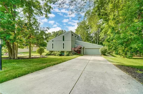 1196 Ambridge Rd, Dayton, OH 45459