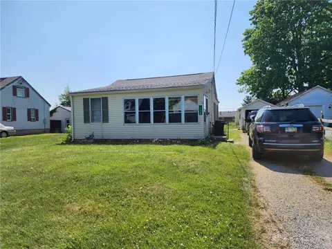 156 S Clay St, Brookville, OH 45309