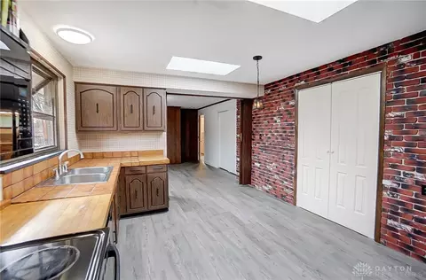 1113 Greenridge Dr, Kettering, OH 45429 photo 9
