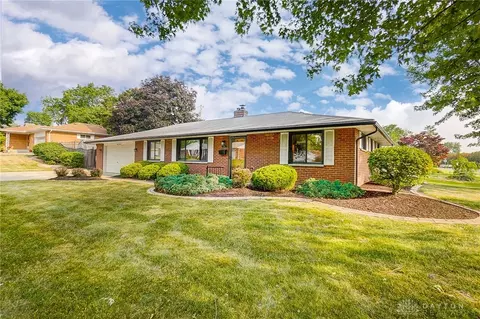 1113 Greenridge Dr, Kettering, OH 45429 photo 2