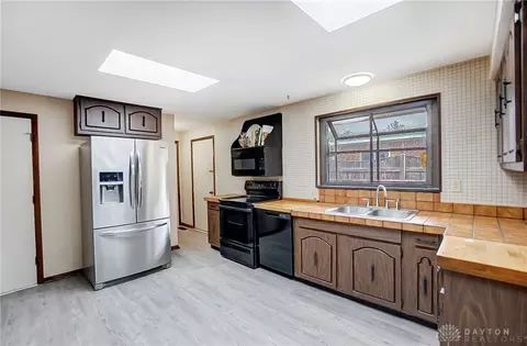 1113 Greenridge Dr, Kettering, OH 45429 photo 8