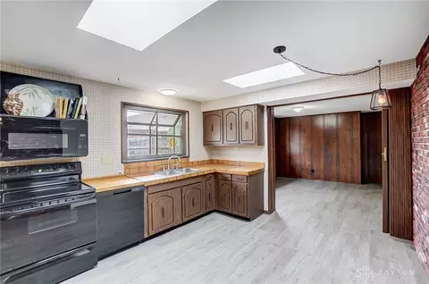 1113 Greenridge Dr, Kettering, OH 45429 photo 7