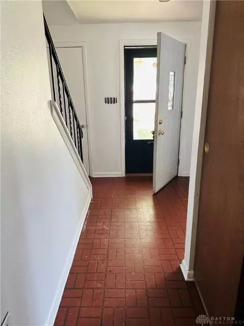 5038 Hahn Ave, Fairborn, OH 45324 photo 4
