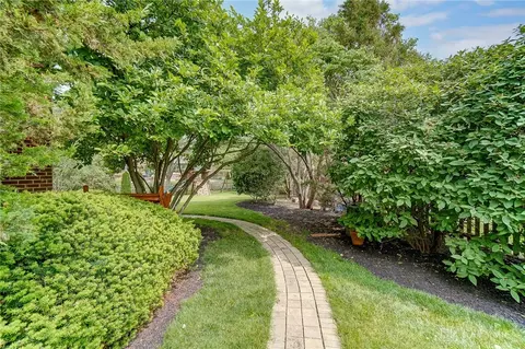 430 Springhouse Dr, Springboro, OH 45066 photo 8