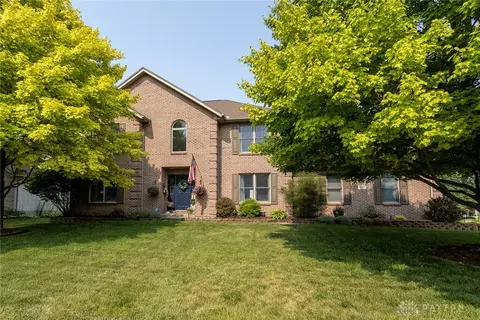 712 Stonehenge Dr, Tipp City, OH 45371