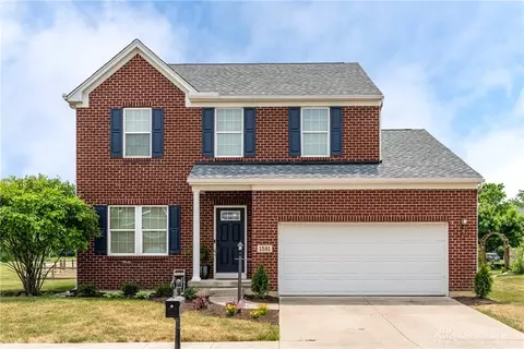1581 N Wood Creek Dr, Centerville, OH 45458