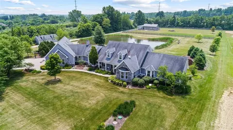 555 S Nixon Camp Rd, Oregonia, OH 45054