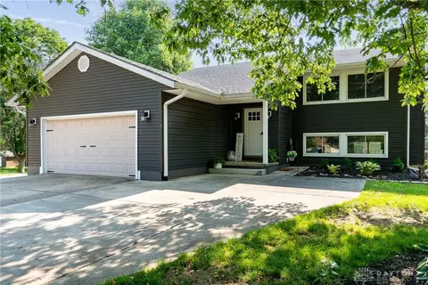 4902 W Enon Rd, Fairborn, OH 45324