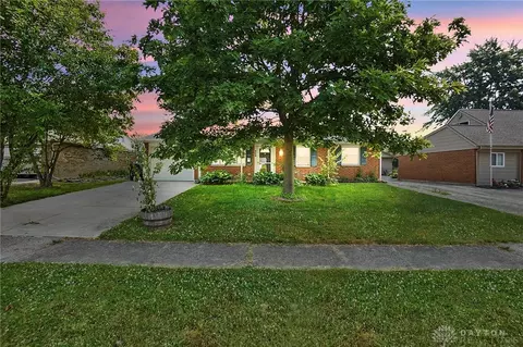 569 Nevada Dr, Xenia, OH 45385