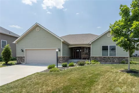 1134 Edgewater Dr, Troy, OH 45373