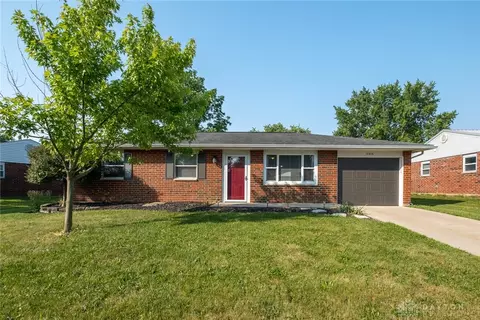 2416 Saint Andrews Dr, Troy, OH 45373