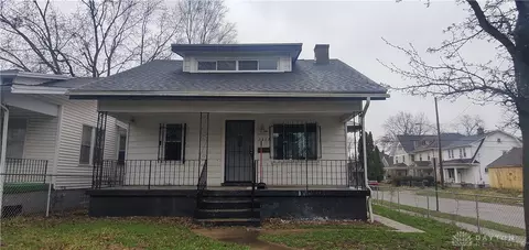 2332 Oakridge Dr, Dayton, OH 45417