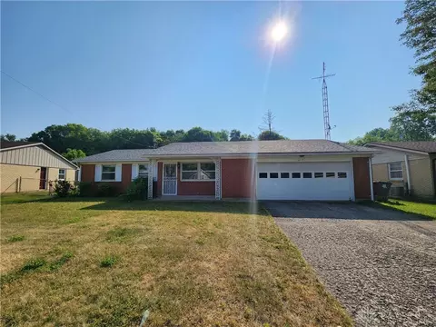 629 Carriage Dr, Troy, OH 45373