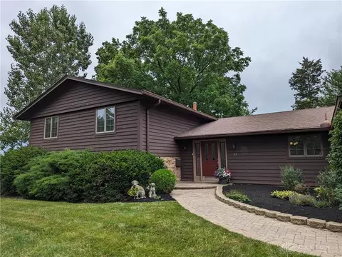 51 Terrace Villa Dr, Centerville, OH 45459