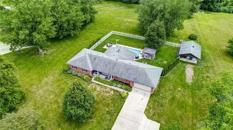 3535 Swigart Rd, Dayton, OH 45440