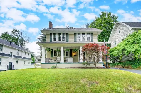 74 Patterson Rd, Oakwood, OH 45419