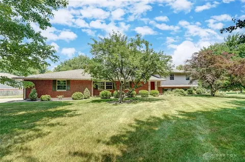 8158 Beechcreek Dr, Washington Township, OH 45458