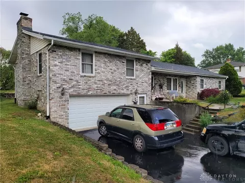 3268 Boxwood Dr, Fairborn, OH 45324
