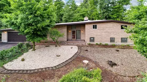 2357 Kemp Rd, Dayton, OH 45431