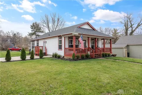 11 E Main St, Spring Valley, OH 45370