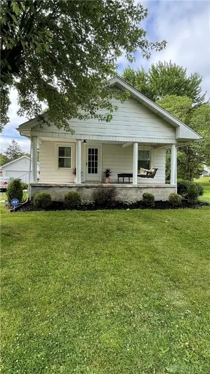 122 E Routzong Dr, Fairborn, OH 45324