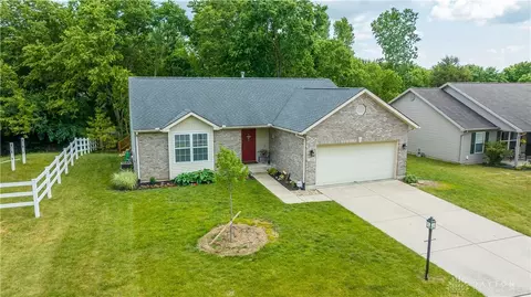 1438 Michael Dr, Troy, OH 45373