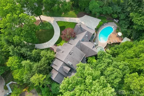 6477 Kings Grant, Dayton, OH 45459