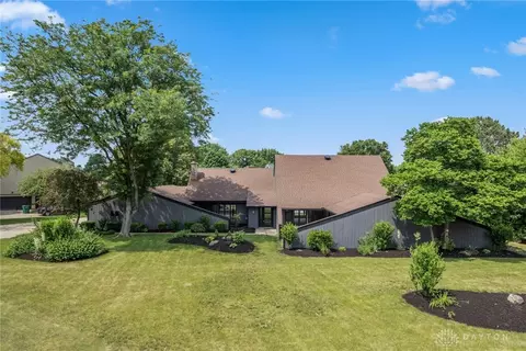 2633 Greenlawn Dr, Troy, OH 45373