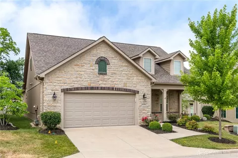 2462 Green Ash Dr, Beavercreek, OH 45431