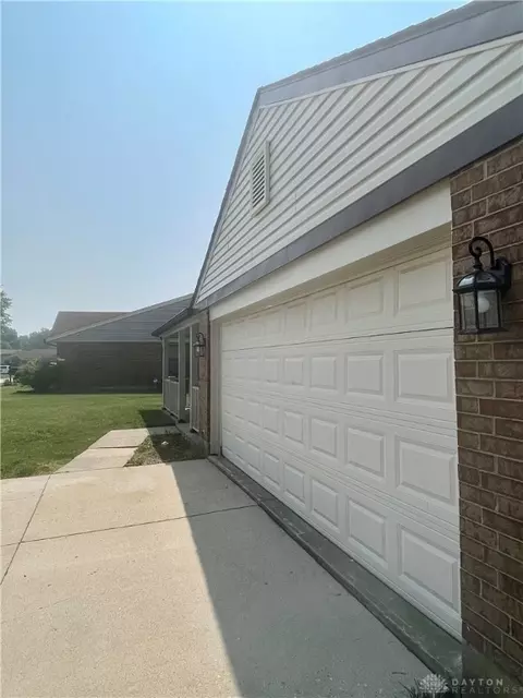 6020 Maplegate Ct, Dayton, OH 45424 photo 4