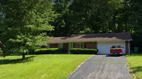 455 Lamplighter Pl, Xenia, OH 45385