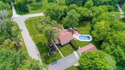 9009 N Hanley Dr, Dayton, OH 45414
