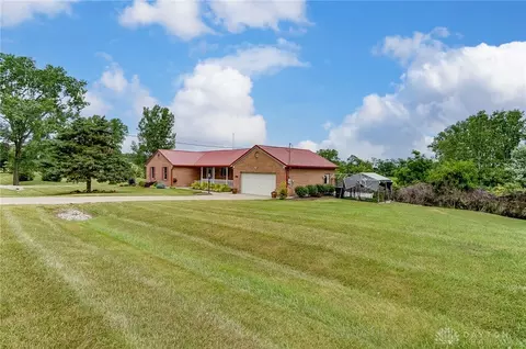 7284 Mont Dr, Middletown, OH 45042