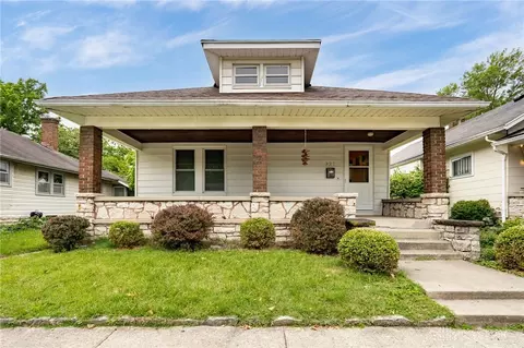 327 S 4th St, Miamisburg, OH 45342