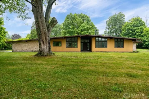 2823 Lantz Rd, Beavercreek, OH 45434