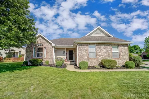 2791 Huntington Dr, Troy, OH 45373