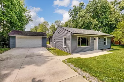 3233 Ravenwood Rd, Fairborn, OH 45324