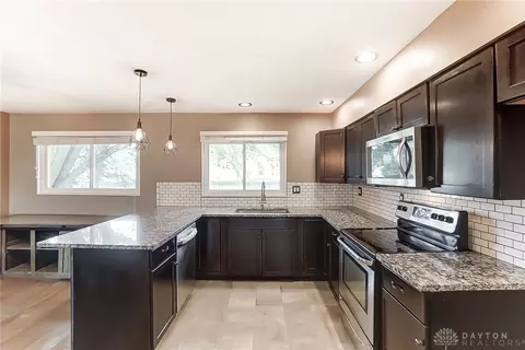 2364 Whitlock Pl, Kettering, OH 45420 photo 6