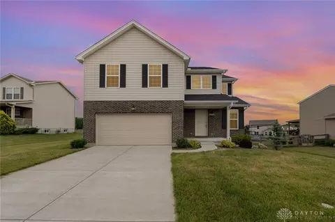 105 Oxford Circle Ct, Hamilton, OH 45013