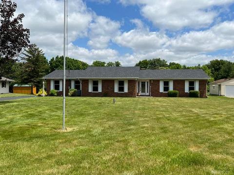 1509 Echo Lake Dr, Piqua, OH 45356