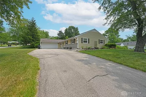 126 Gershwin Dr, Centerville, OH 45458 photo 3
