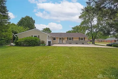 126 Gershwin Dr, Centerville, OH 45458 photo 2