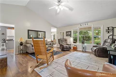 1045 Hickory Trl, Wilmington, OH 45177 photo 5